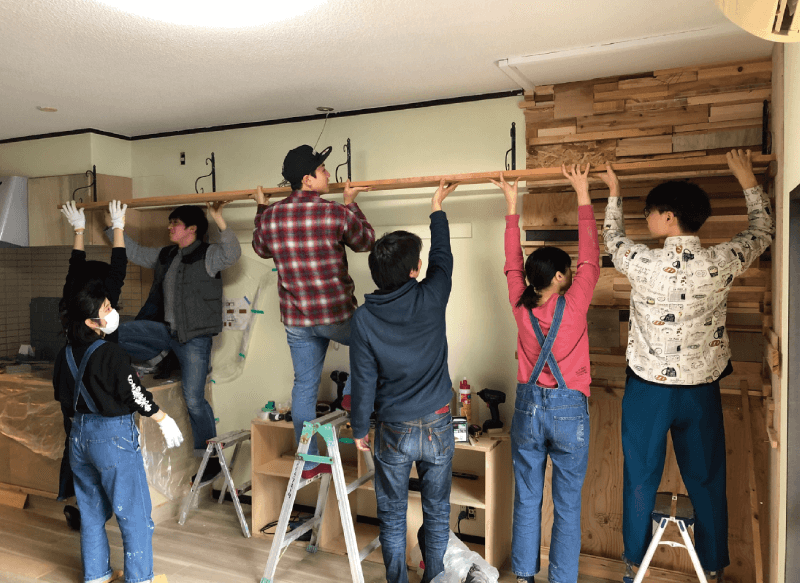 通过产学合作改造空置房屋,实现地区复兴