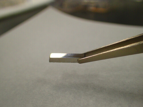 日本发现强磁性材料的热电性能显著提高现象 此次制作的强磁性合金样品