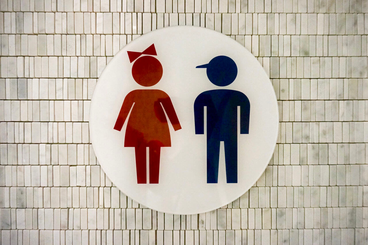 日本的厕所标识:简单明了有特色,地球人都看得懂