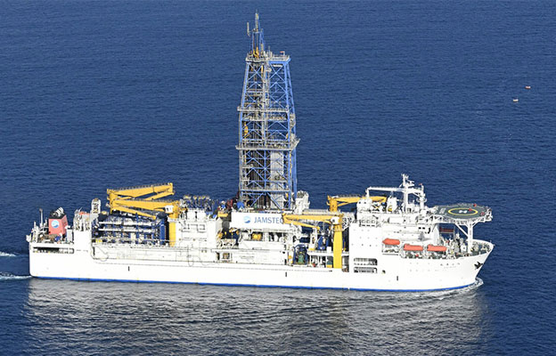 详讯：日本深海探测船在南鸟岛海域成功采掘含稀土淤泥