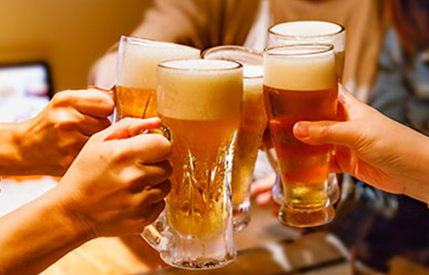 日本东北大学揭示饮酒量与老年听力损失关系：男性“大量饮酒”风险高，女性“少量饮酒”反而好