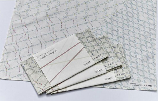 京都大学将推出印有诺奖材料“MOF”图案的手帕等文创