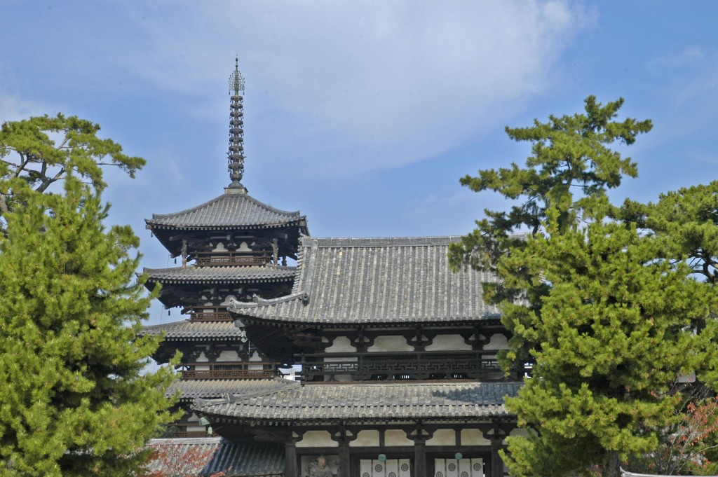 奈良市的佛塔和寺庙。