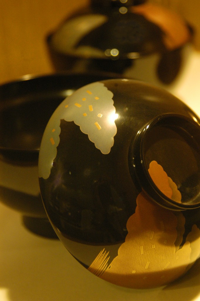 在日本，盛汤的碗是最常见的漆器之一。