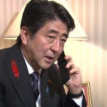 2014年 10月 7日，安倍首相致电祝贺赤崎勇教授荣获诺贝尔物理学奖。（摘自日本国首相官邸网）
