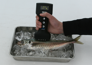 开发鲜鱼脂肪含量检测仪  