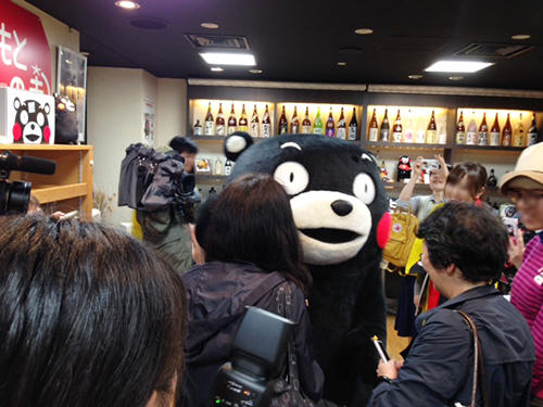《熊本地震一个月》熊本熊在东京恢复公开活动