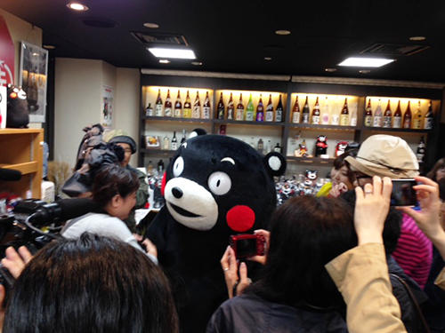 《熊本地震一个月》熊本熊在东京恢复公开活动