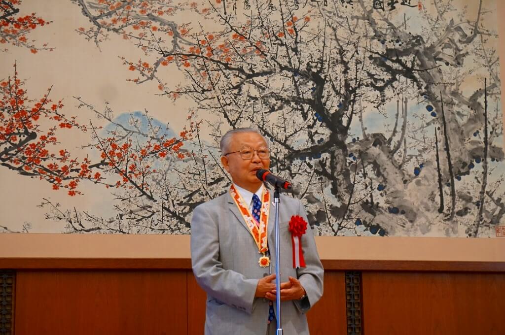 有马朗人和冲村宪树获中国建国70周年纪念章，中国驻日使馆举行日本青年访华团报告会及送行会