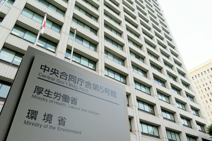 处于漩涡中的日本厚生劳动省