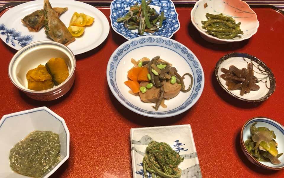 一汁山菜 招人气,山川河流海洋田野环绕的小旅馆