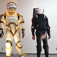 京都大学等着手开发西阵织宇航服，并在大阪世博会上展出