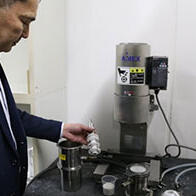 东京大学开发出利用废弃塑料瓶制备药物原料的回收技术，无需加热即可分解