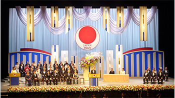 【日本国际奖】数字与先天免疫领域三博士获得，包括华裔科学家陈志坚