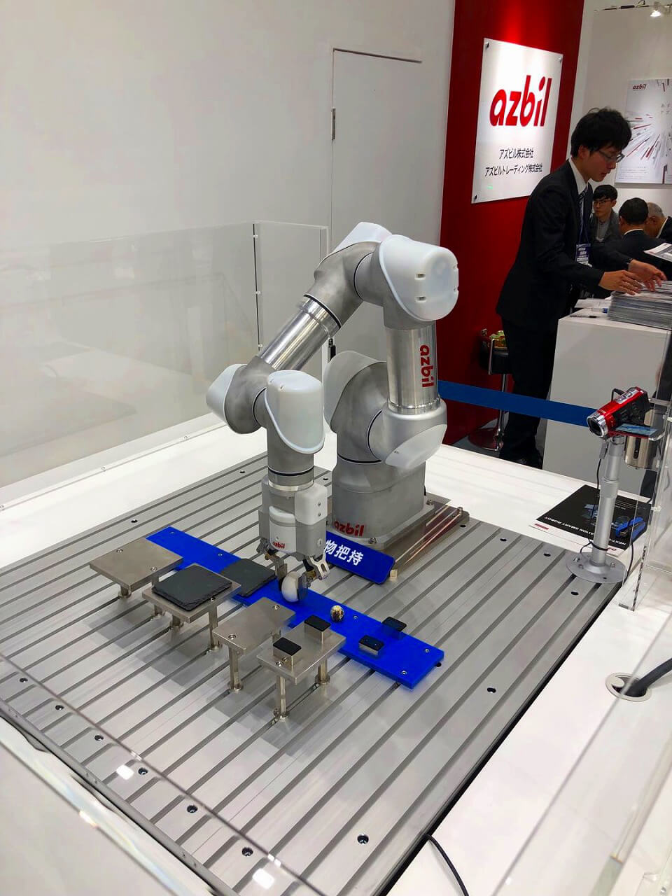新型机器人解决方案引领东京RoboDEX展 柔软物体(鸡蛋)的新机器人抓手