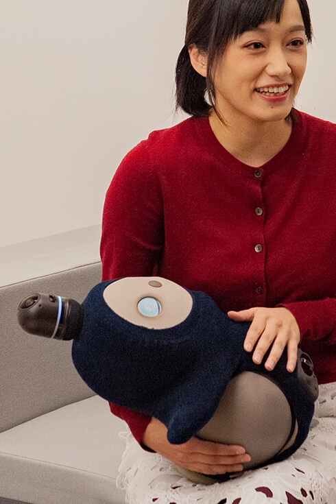 柔软温暖小可爱——家人式机器人LOVOT