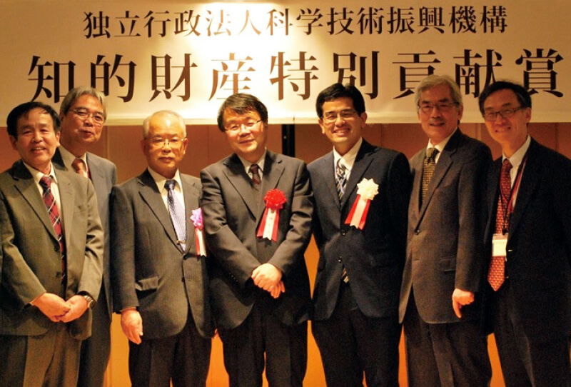 诺奖有力候选人细野秀雄专访:对社会有用方为材料