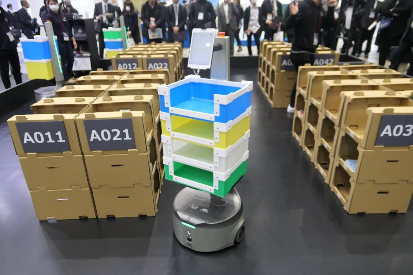 迎接2020年奥运,服务机器人展示新技术