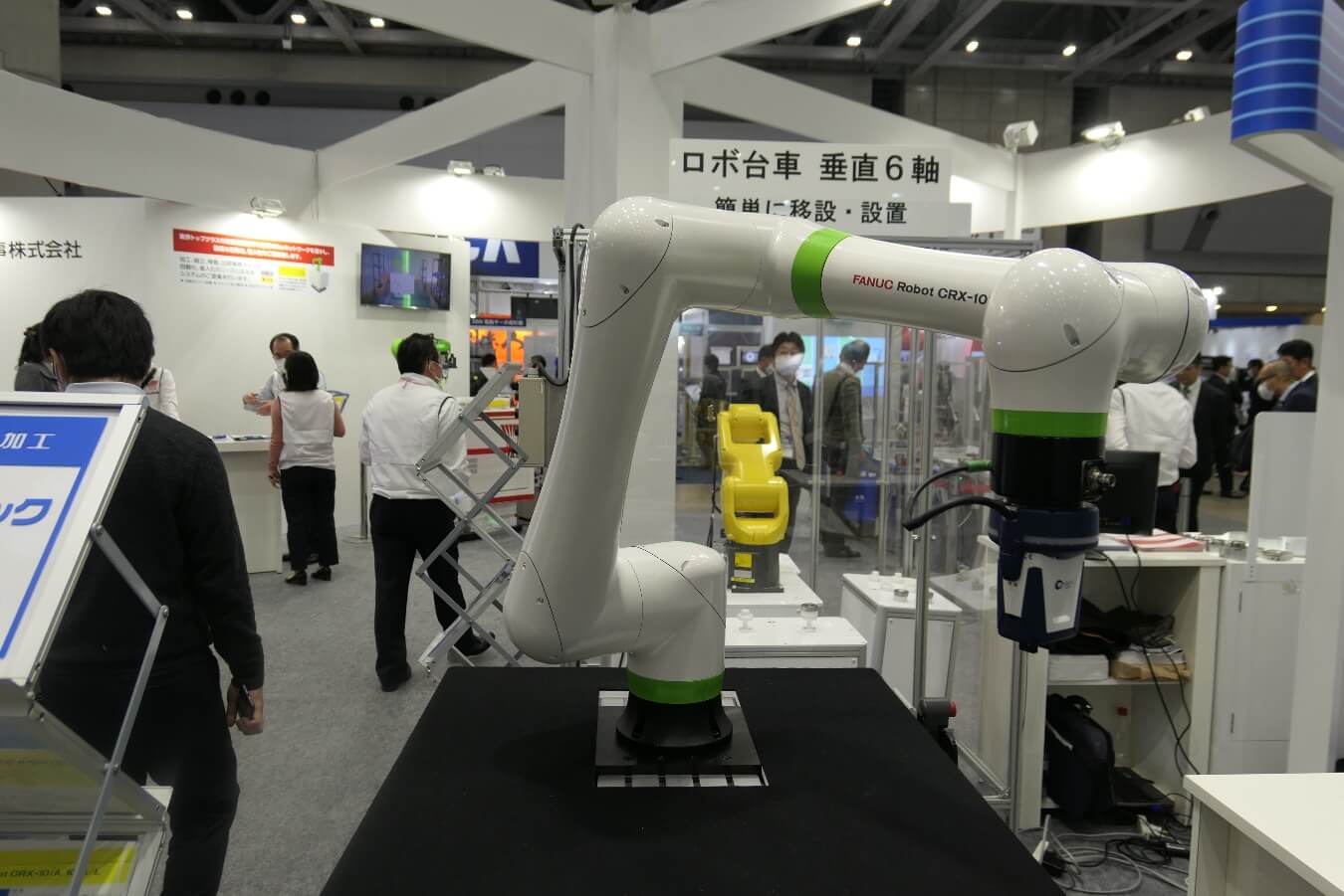 迎接2020年奥运,服务机器人展示新技术