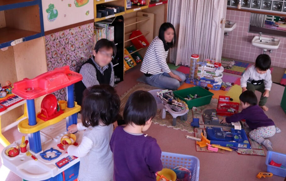 他们,在陪伴非智障自闭症孩子的路途上