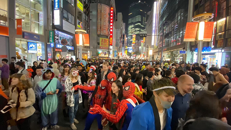 日本是怎么把万圣节变成世界最大的成人狂欢节的