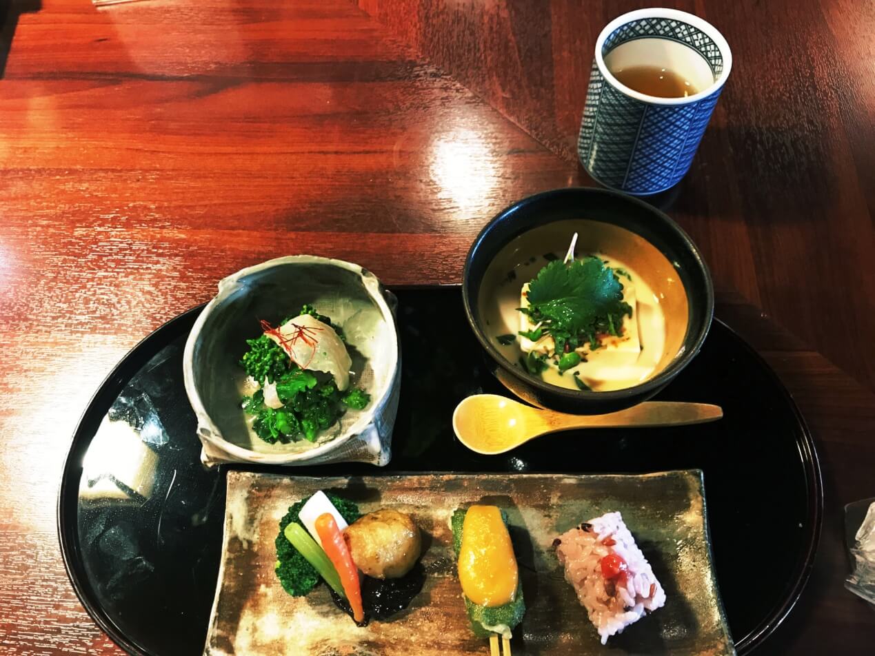 日剧“东京大饭店”镜头下的米其林餐厅