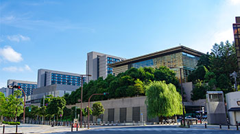 日本成长战略总部召开首次会议：确定17个战略领域与8个跨领域课题